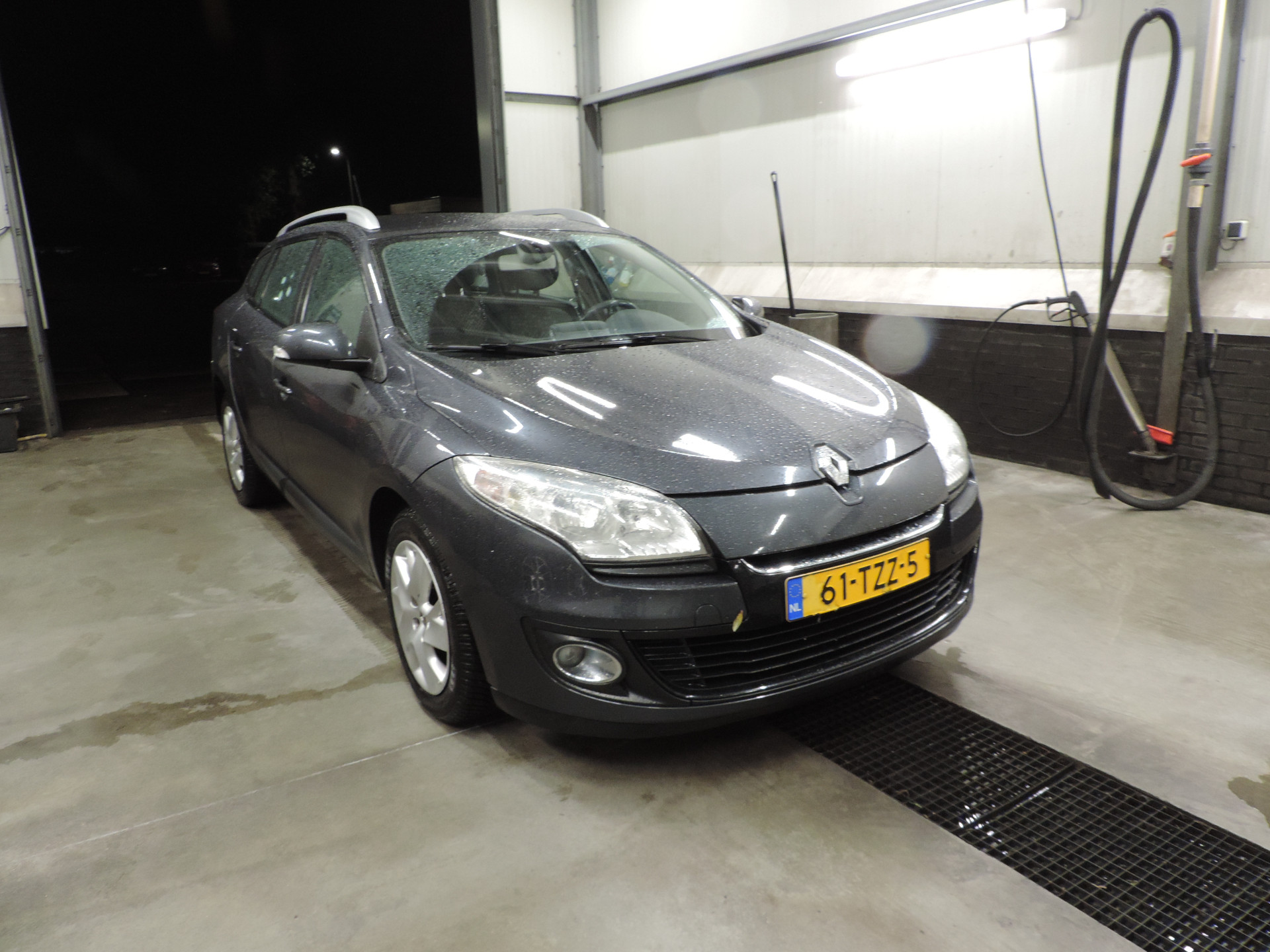 48550160-17.jpg
