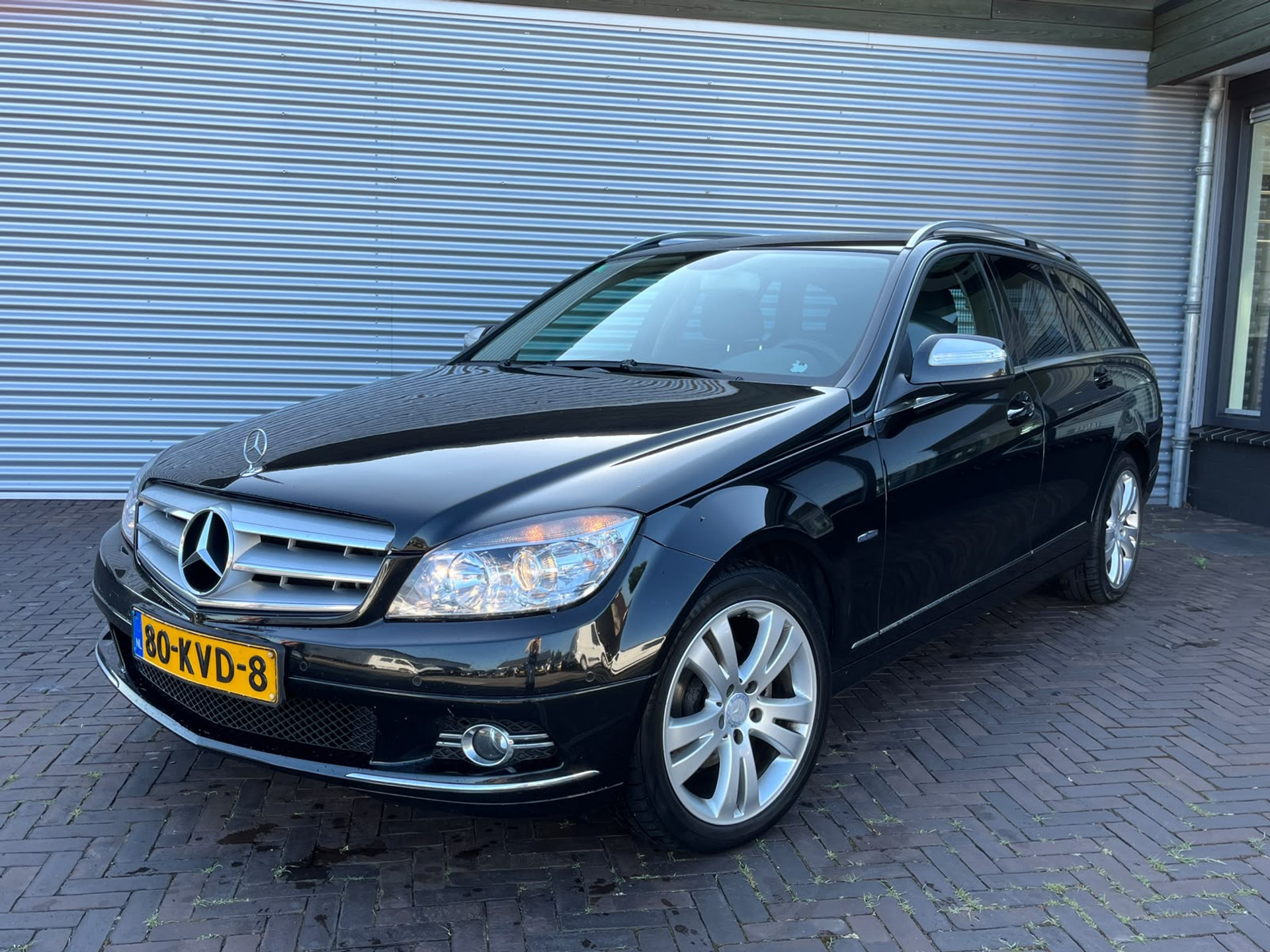 48550160-17.jpg