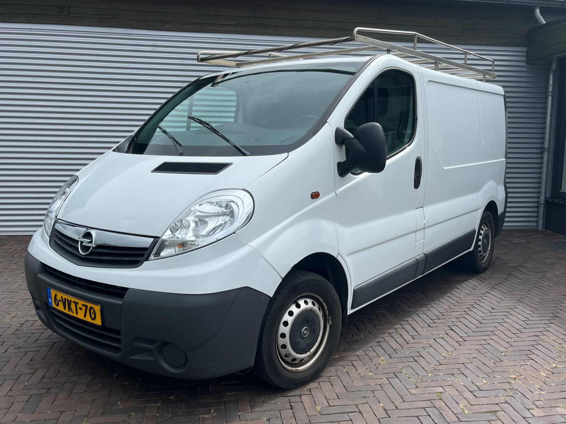 55525882