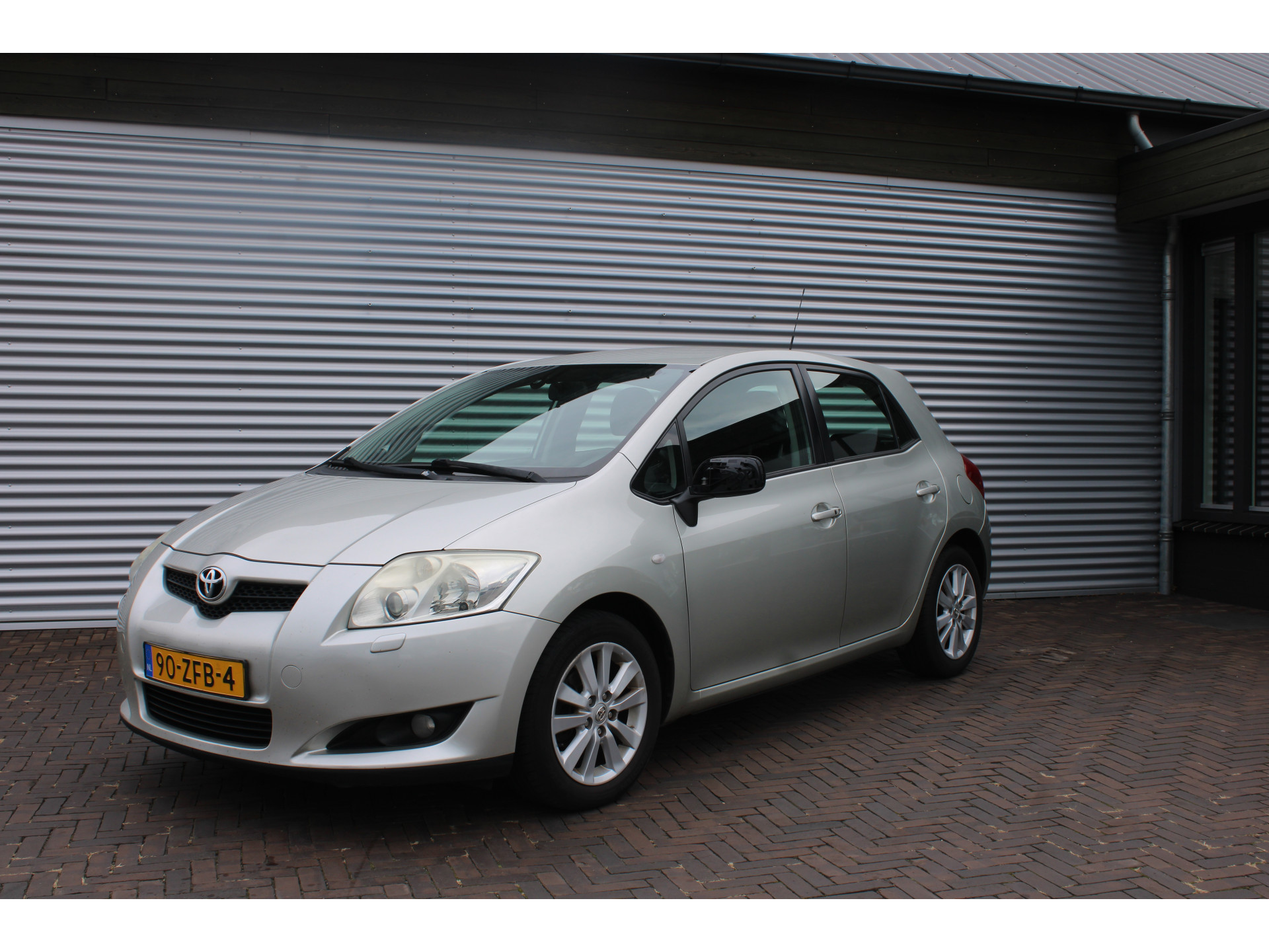 56547625